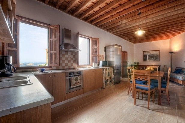 Thea Villas & Suite